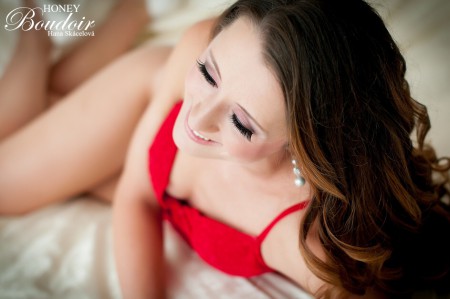 Make-up, hair styling a styling má práce.